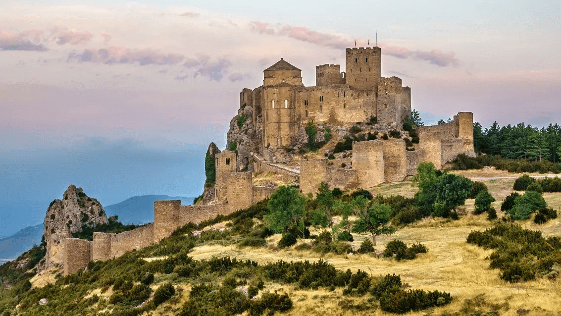 Castillos de Europa. Castillos medievales europeos: Castillo de Loarre en España