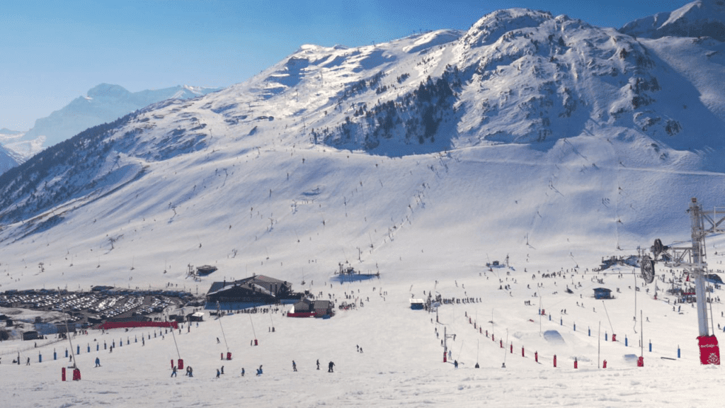 estaciones de esquí españolas a las que viajar en invierno. Candanchú