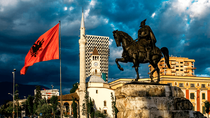 10 lugares que ver en Albania imprescindibles. Viajar a Albania. Tirana, la capital de Albania