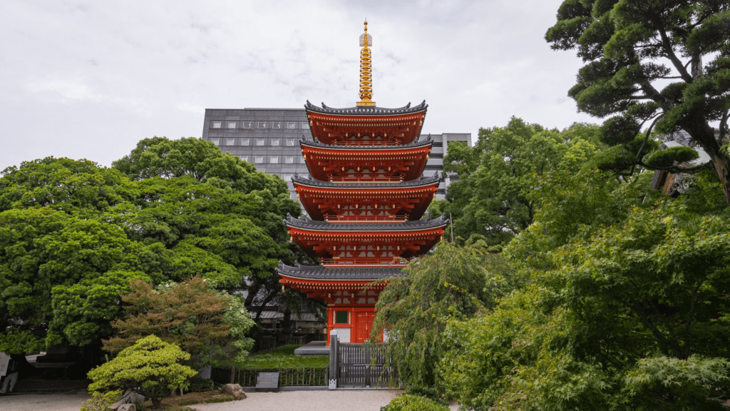 Templo de Tocho-ji: La Pagoda Más Alta de Japón