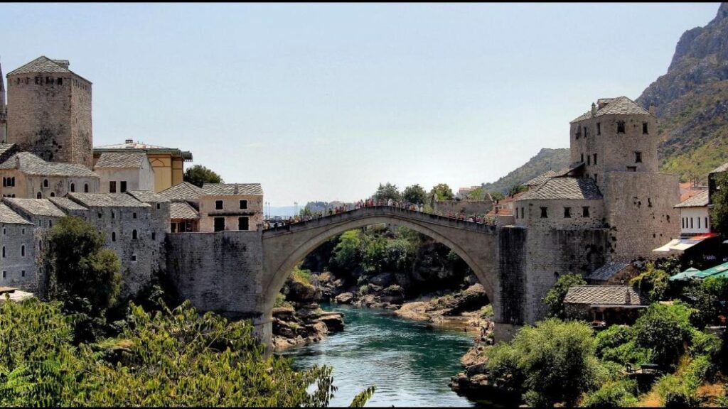 Puente viejo de Mostar. Cosas que ver en Bosnia y Herzegovina - mochilasviaje.es